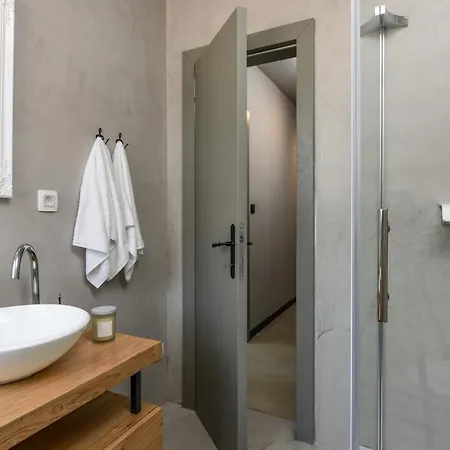 Proversa Villa