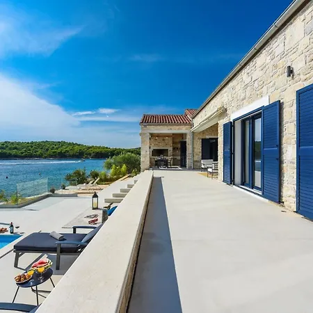 Villa Proversa *