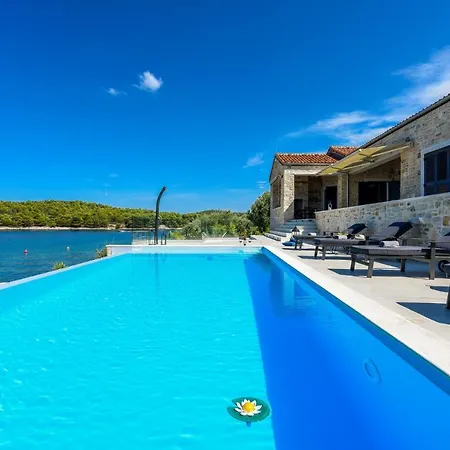 Proversa Villa